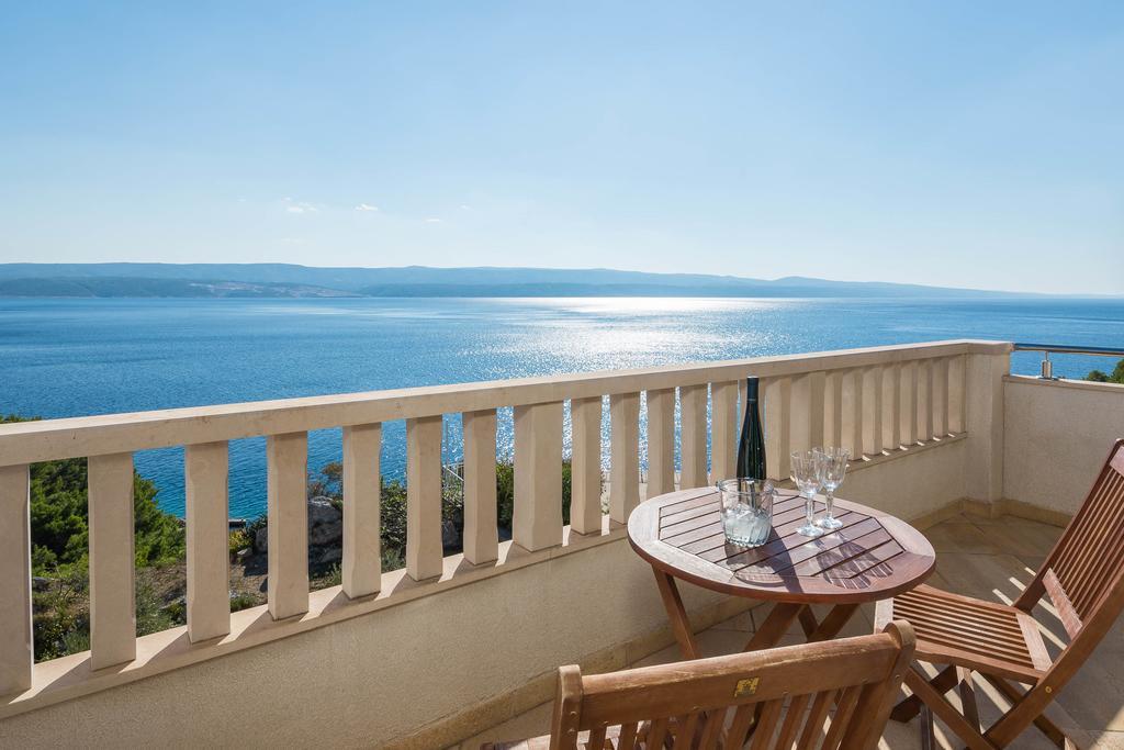 Beachfront Apartments Lara โอมิช ภายนอก รูปภาพ